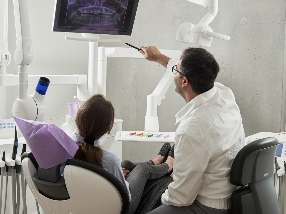 Dental PPO vs. HMO Plans in the USA: Coverage, Waiting Periods & Maximums